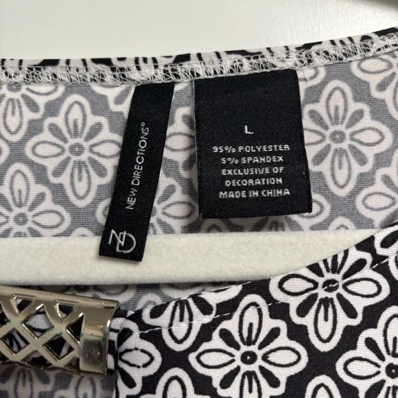 Patterned Women's Top with Multicolor Design - Picture 4 of 6